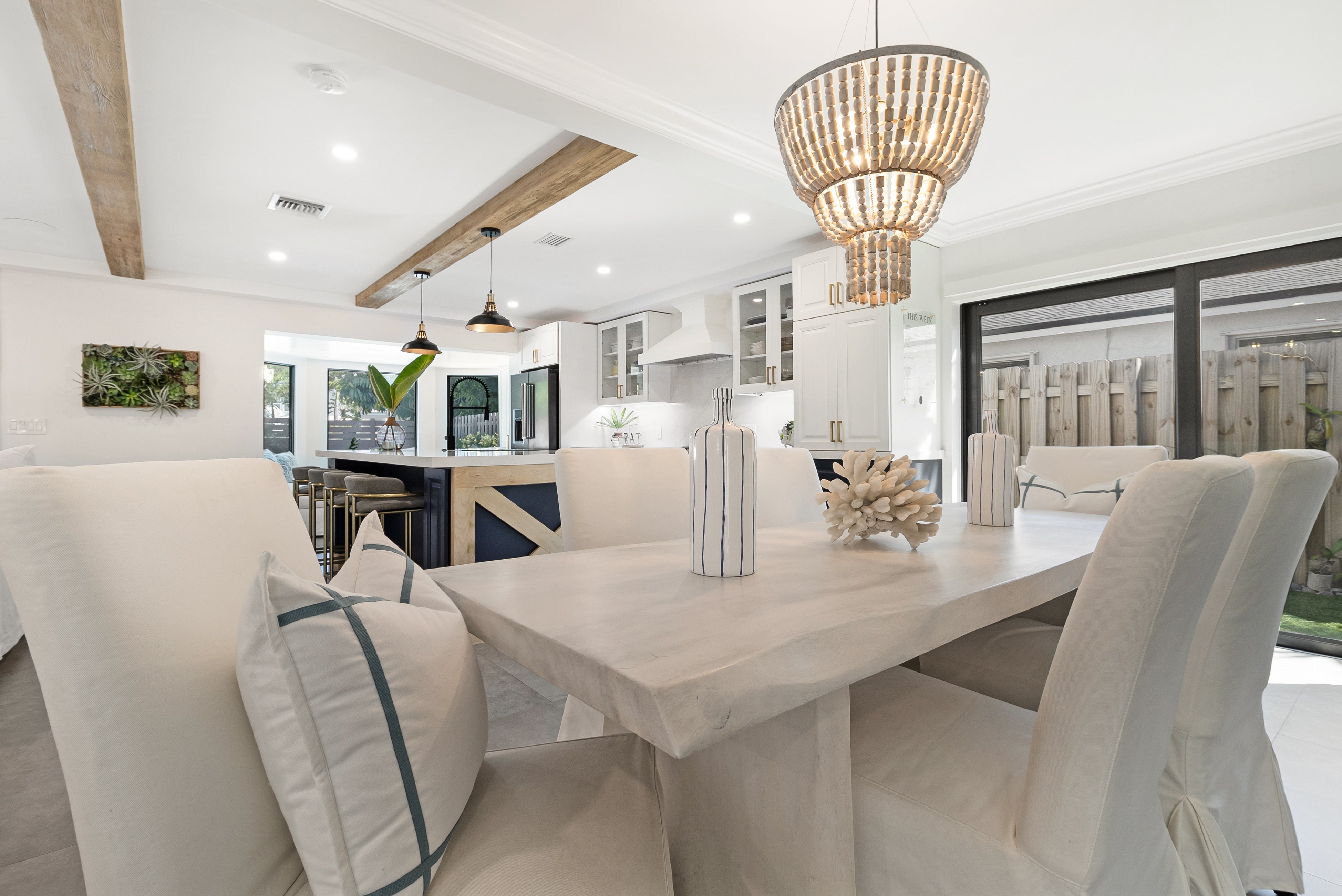 Dining & Kitchen