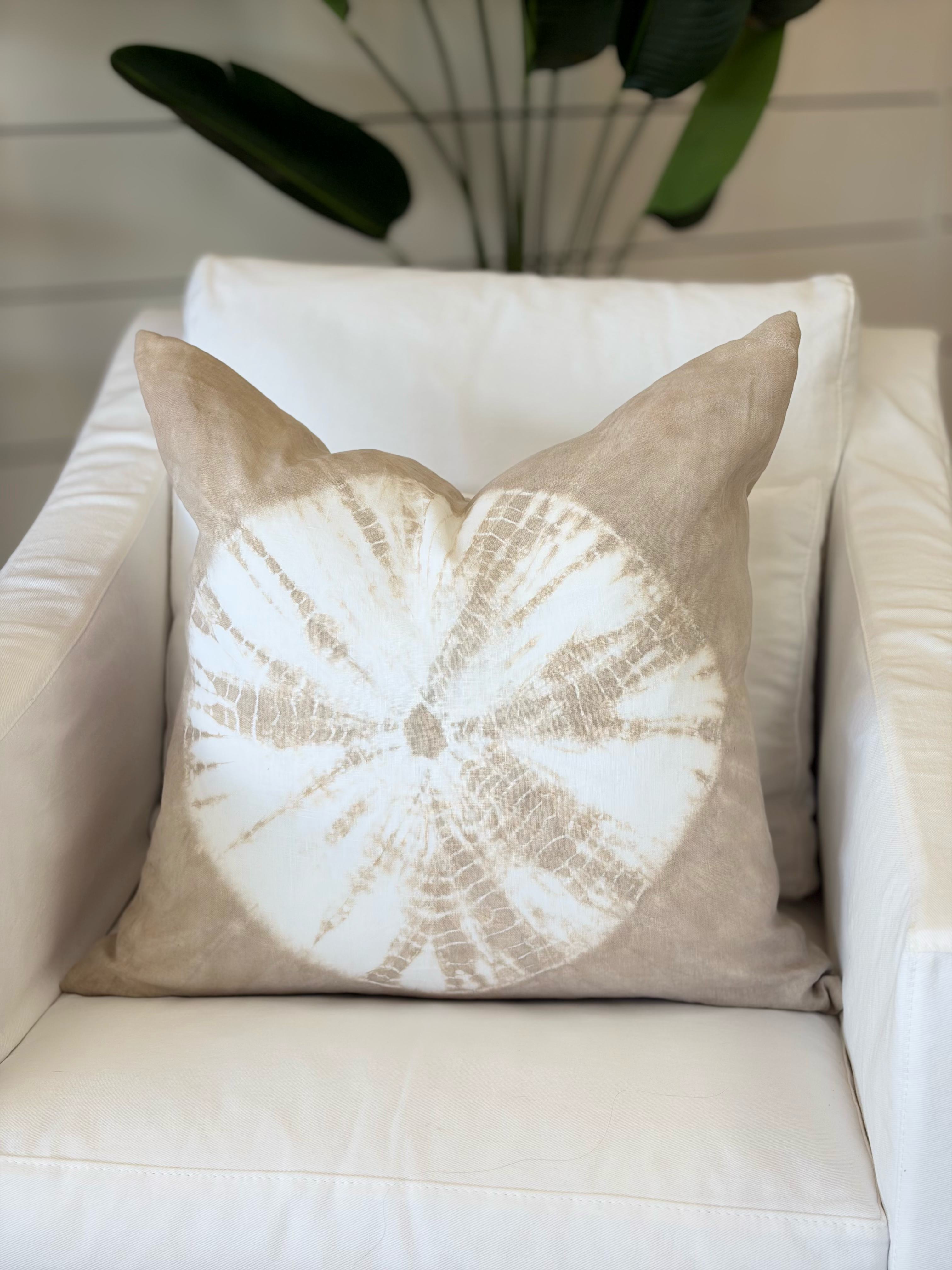 22" Shibori Sand-Dollar Pillow - Khaki
